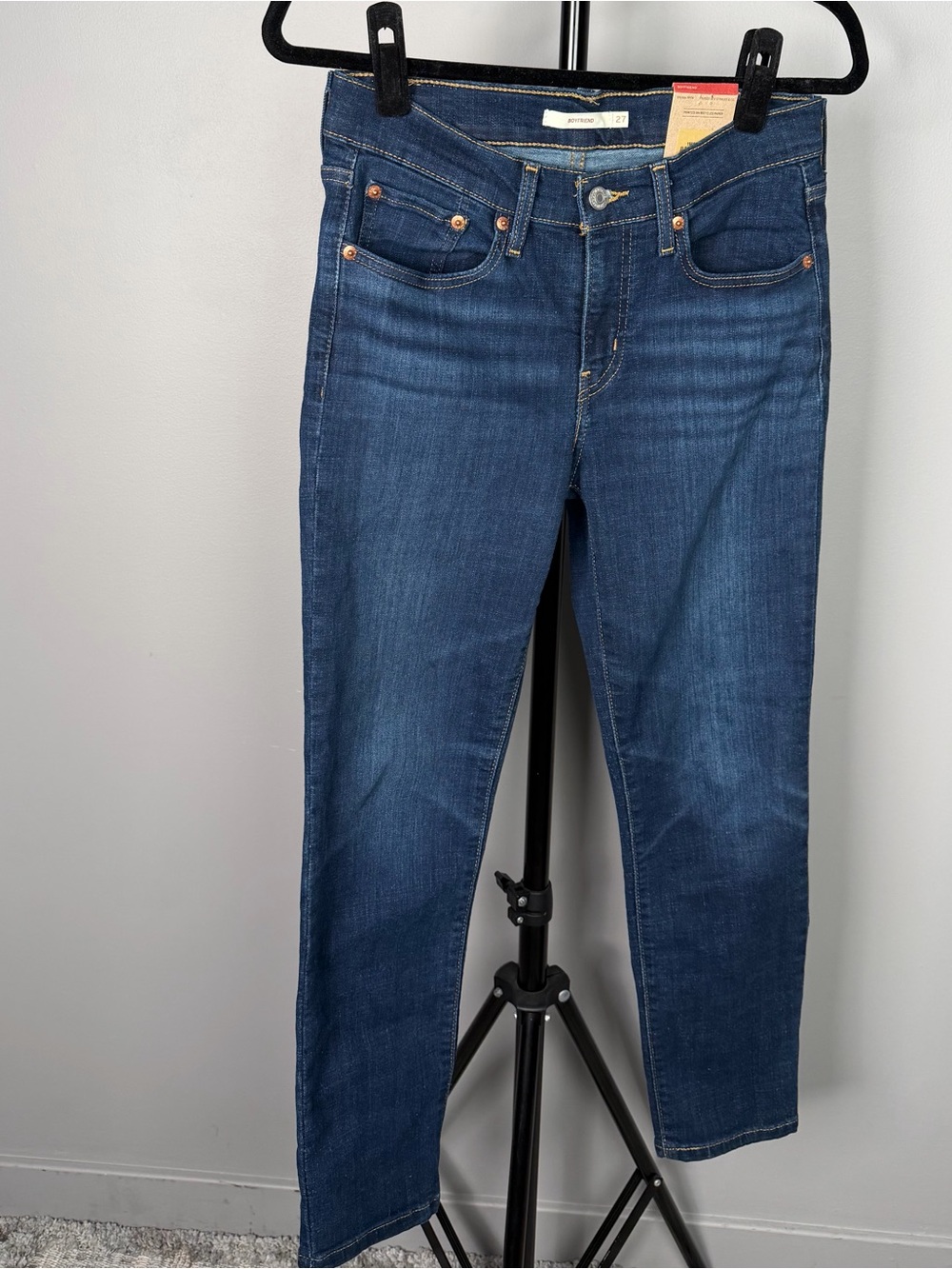 Levi’s Boyfriend Mid Rise
Women's Jeans
Color: Cobalt